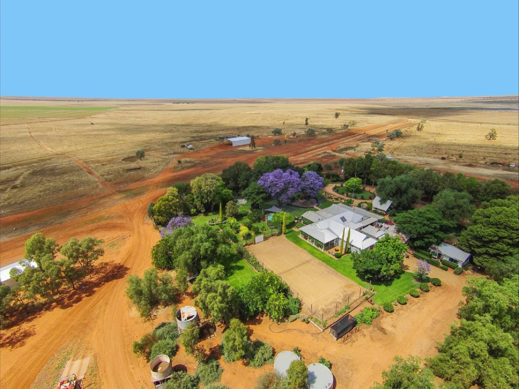 Australia By Air Outback Air Tour - Corynnia Station von oben