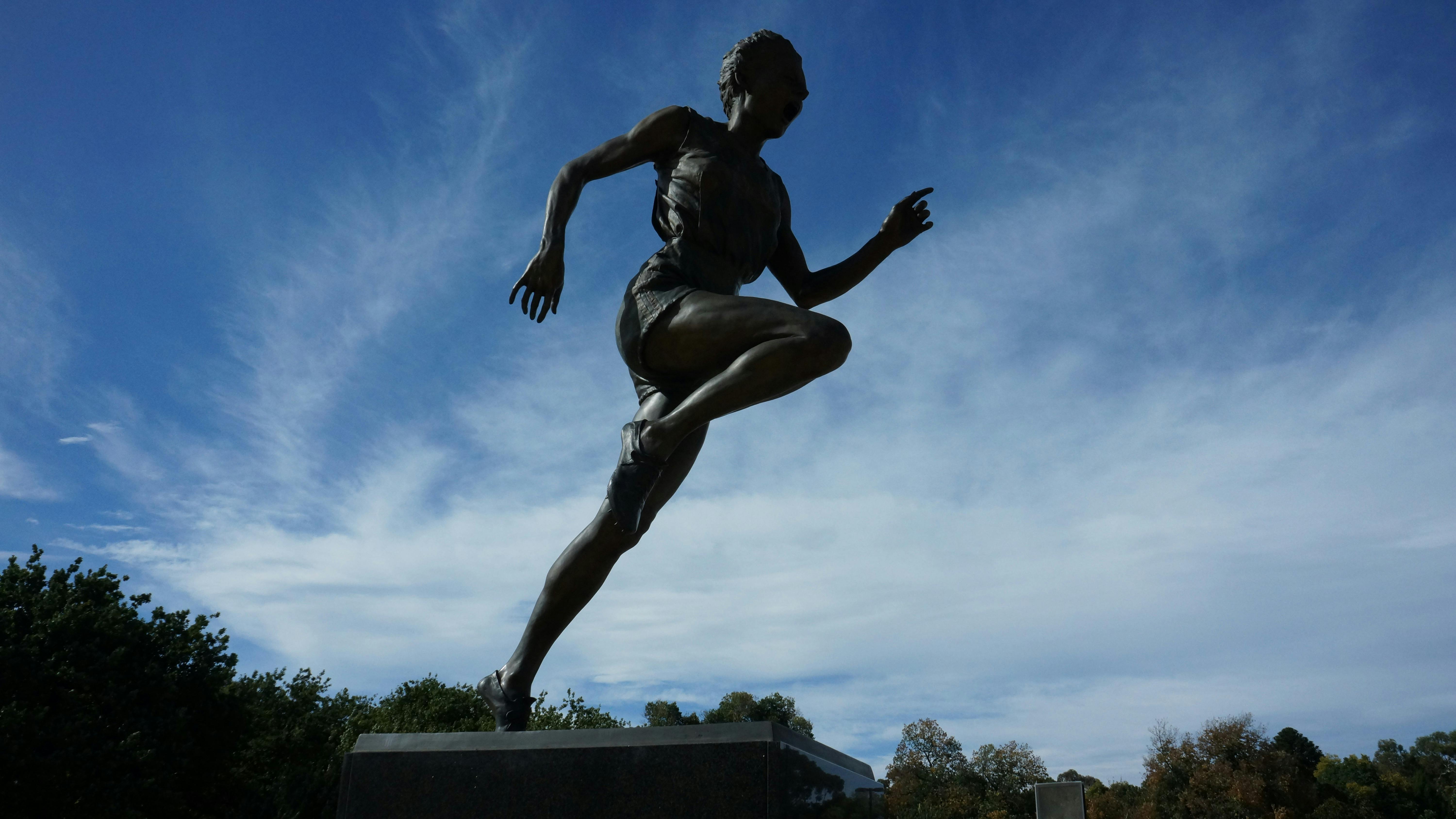 Statue of runner outside the MCG