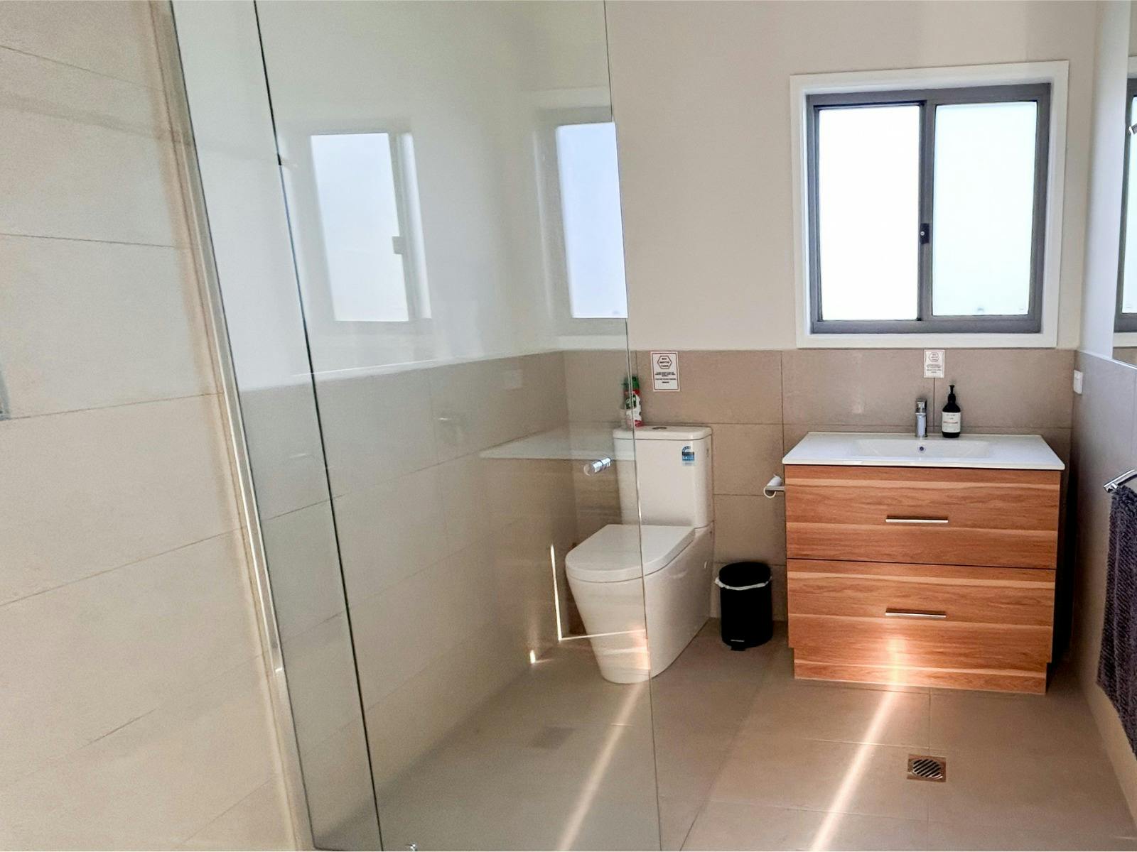 욕실 샤워실 세면대 화장실