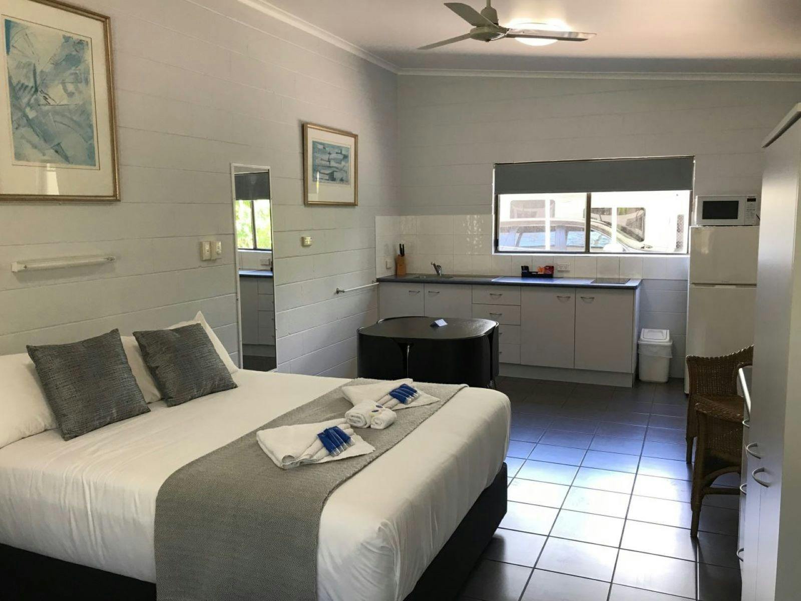 Standard One Bedroom Studio Cabin