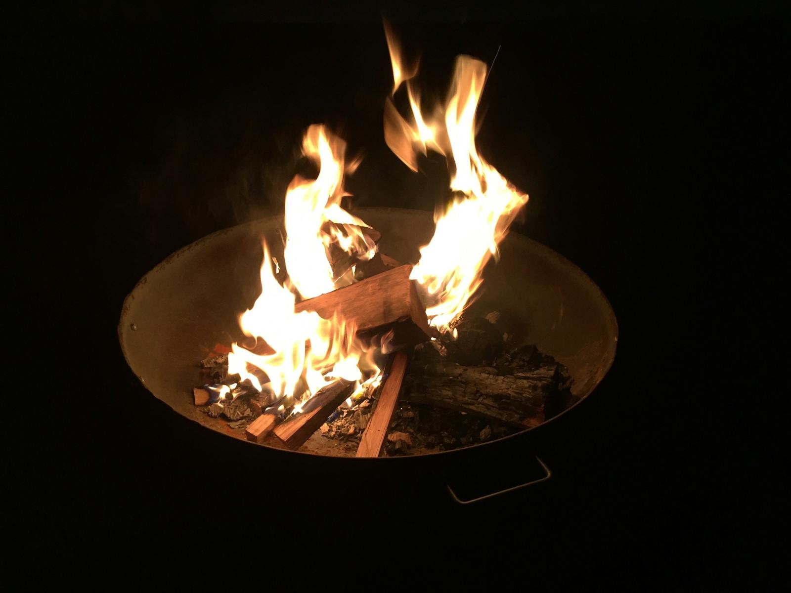 Enjoy a roaring fire pit under the milky way with complimentary firewood.