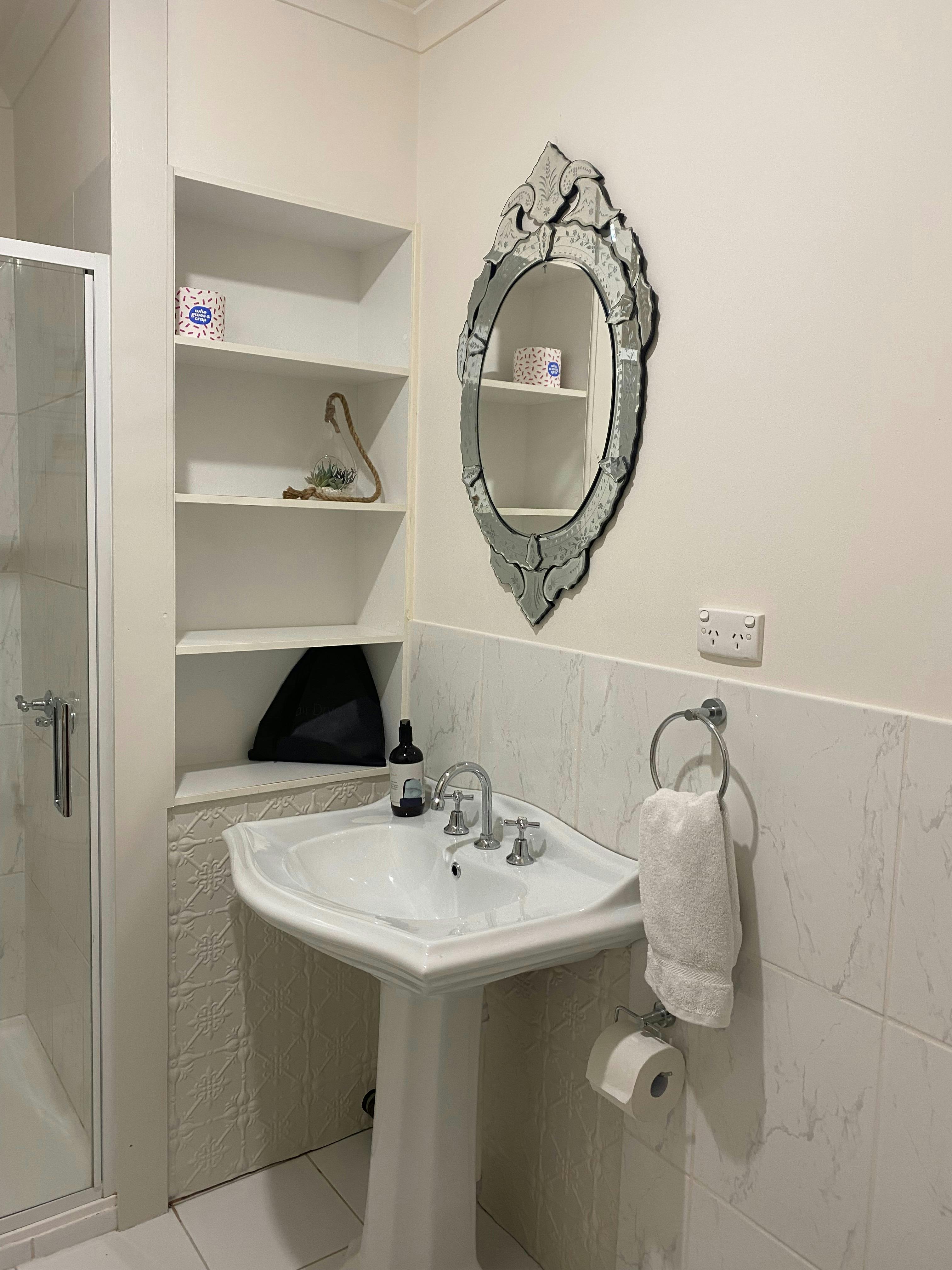 Boutique accommodation, king rooms, Alexandra accommodation, bike friendly, cycle tourism, foodie