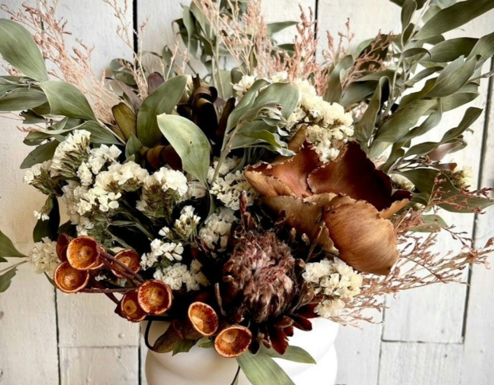 Dried flowers in a vase