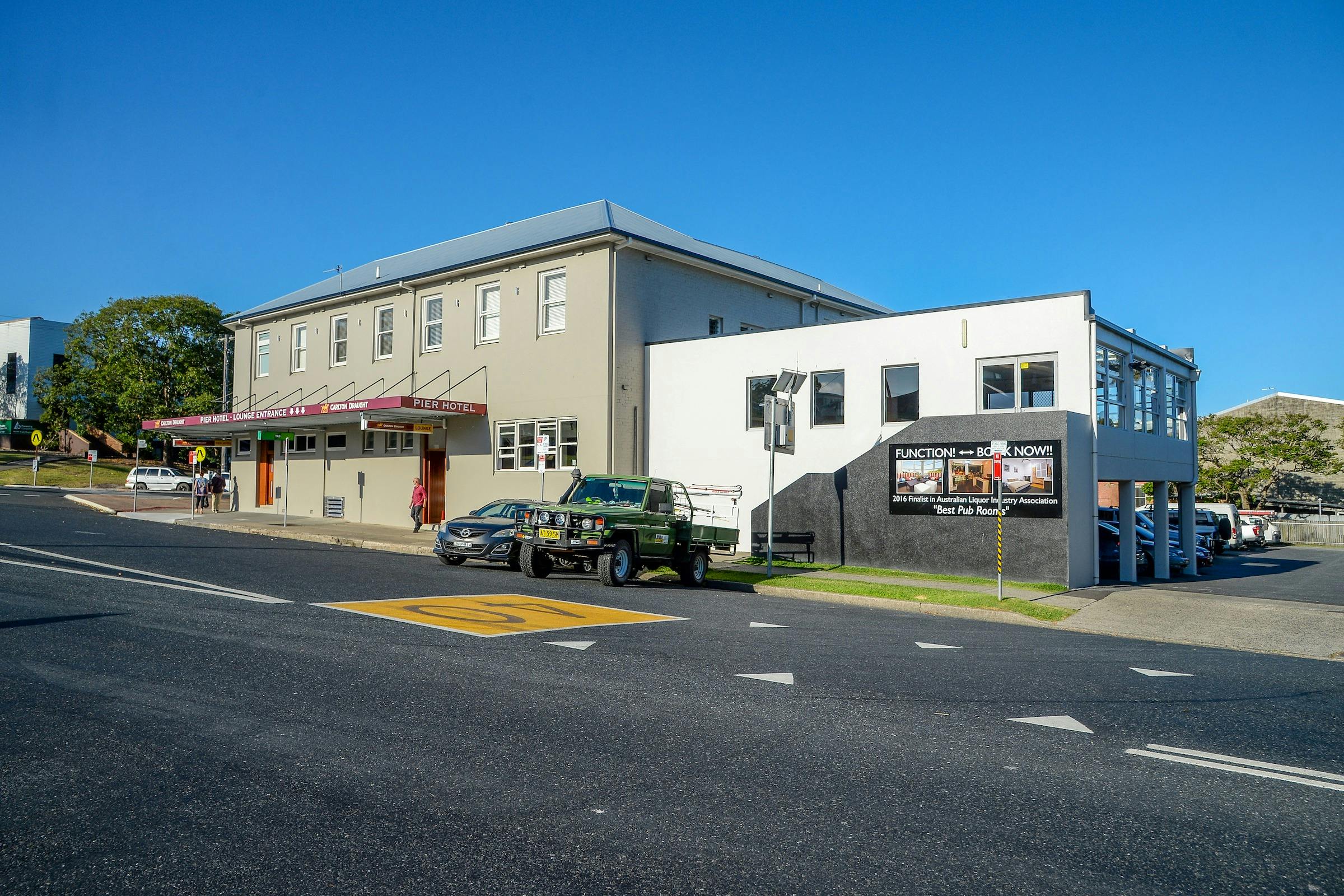 Pier Hotel Coffs Harbour - Exterior