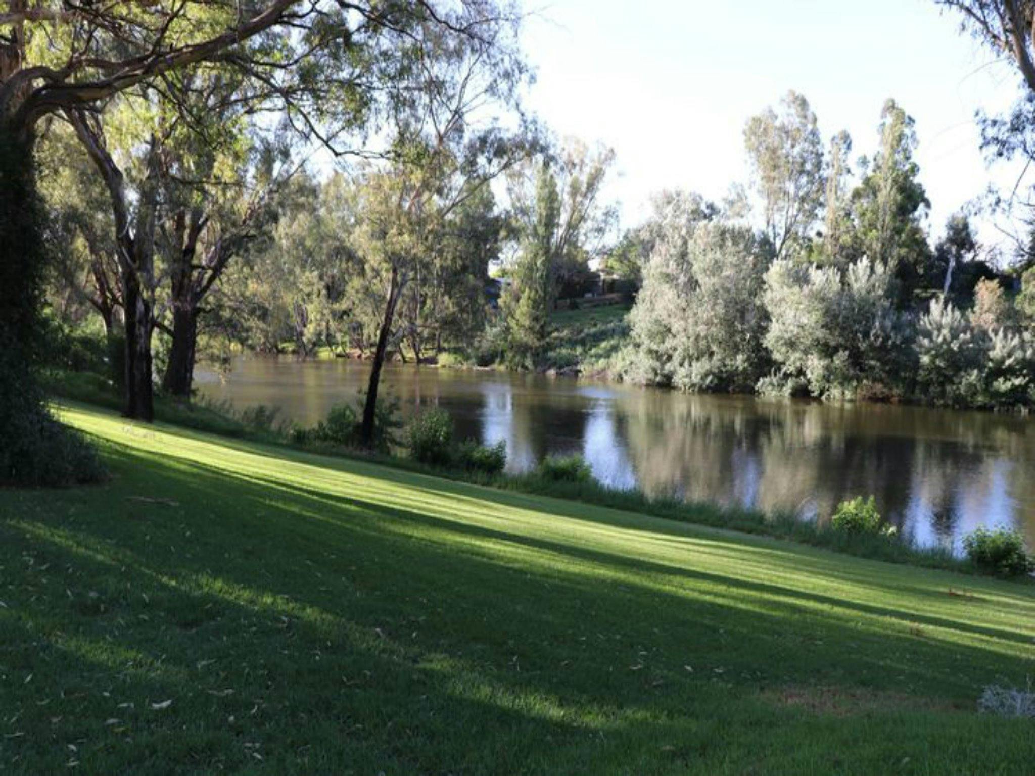 Bridge Motel Grounds