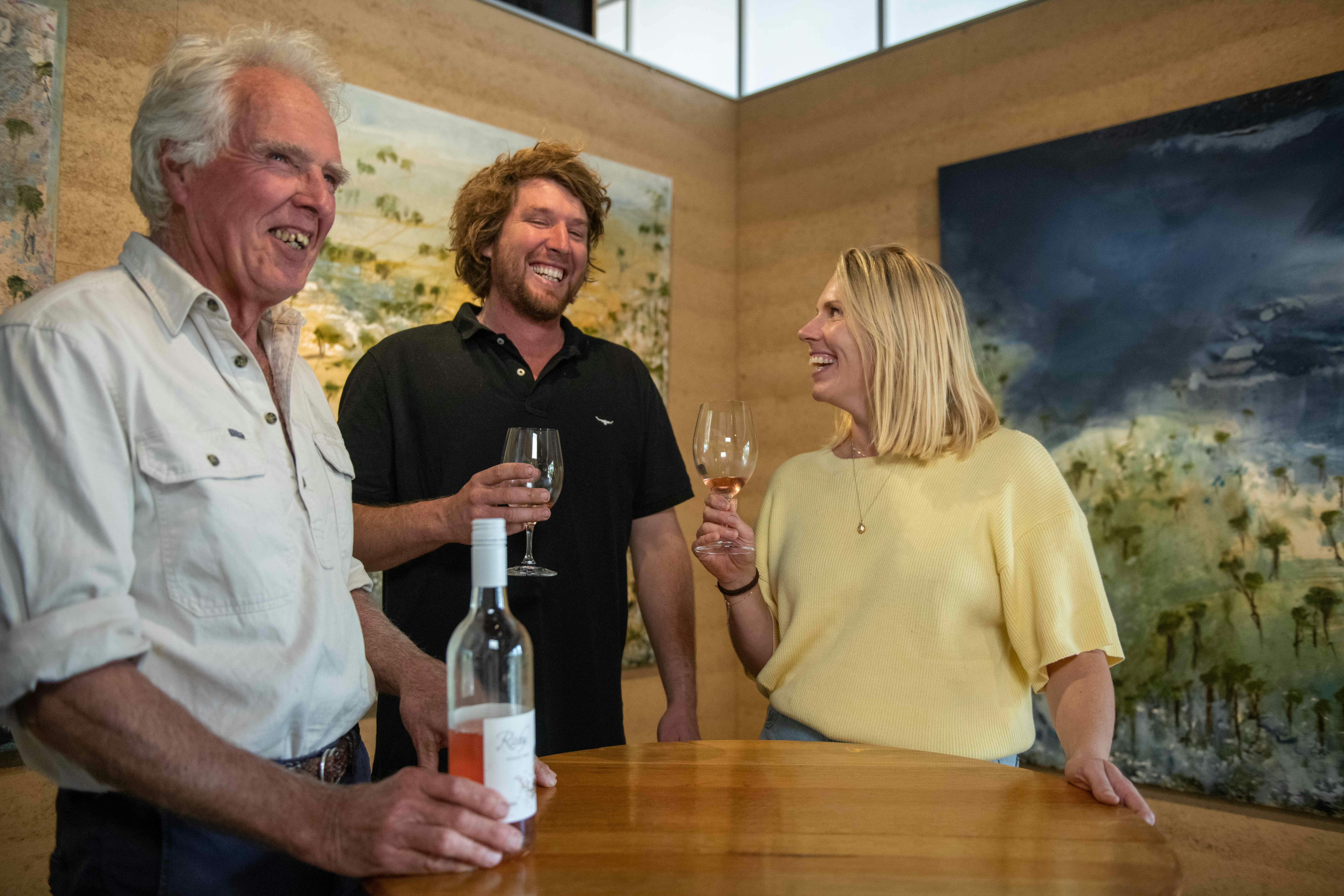 テイスティングは、ロスビー家の一人と親密でパーソナライズされています。