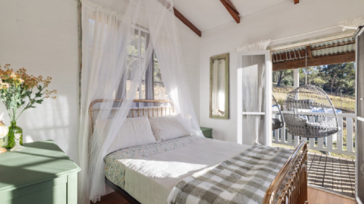 Double bedroom with balcony access