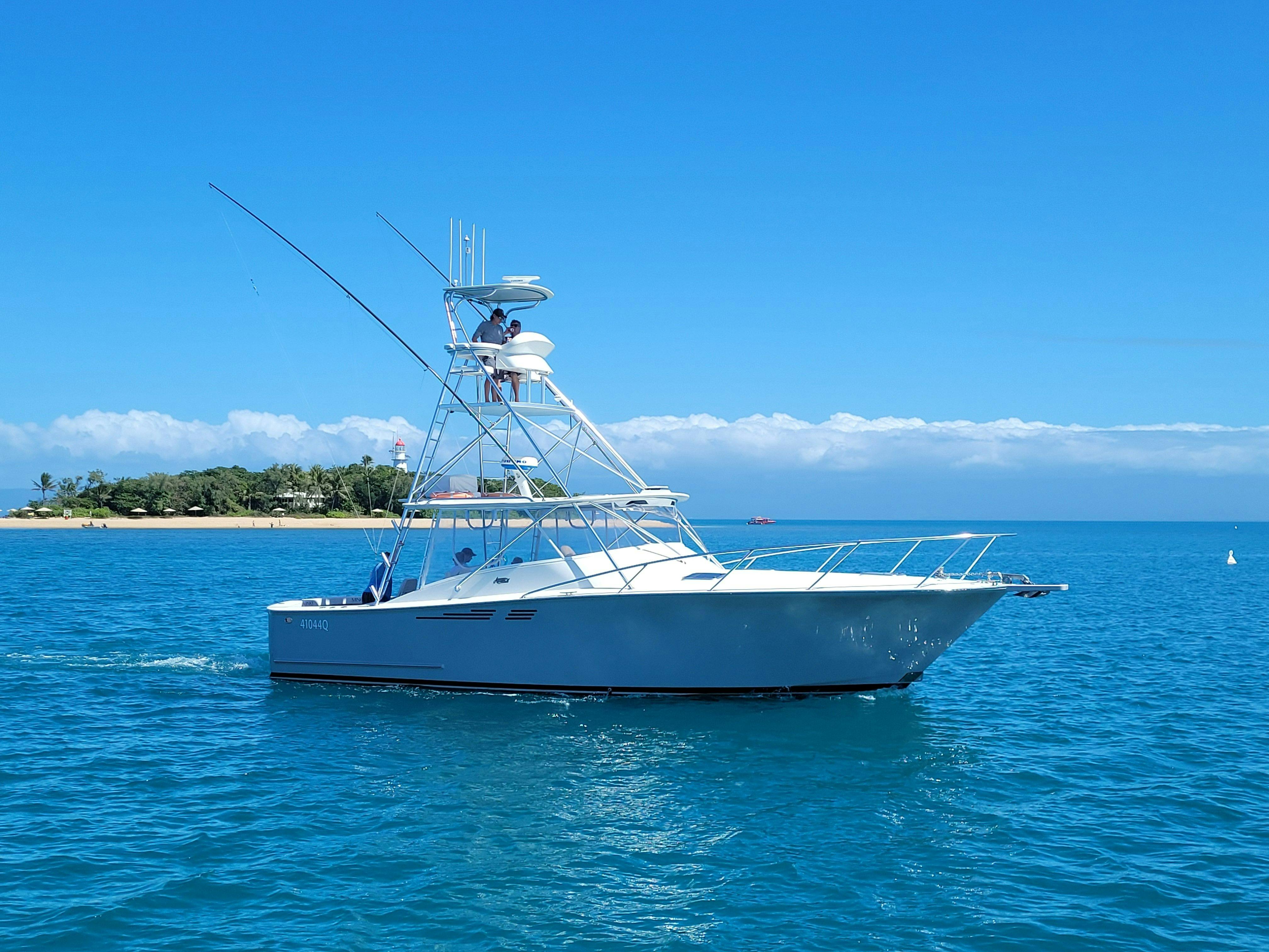 Support boat for Beluga and day fishing charters
