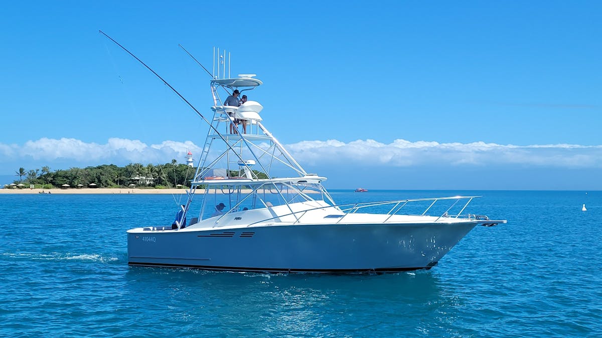 Support boat for Beluga and day fishing charters