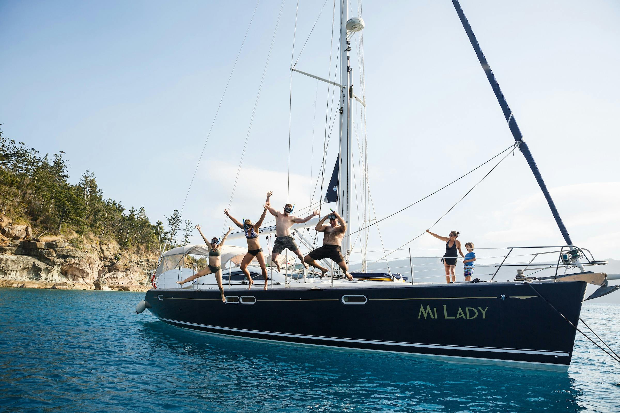 Luxury yacht whitsundays small numbers