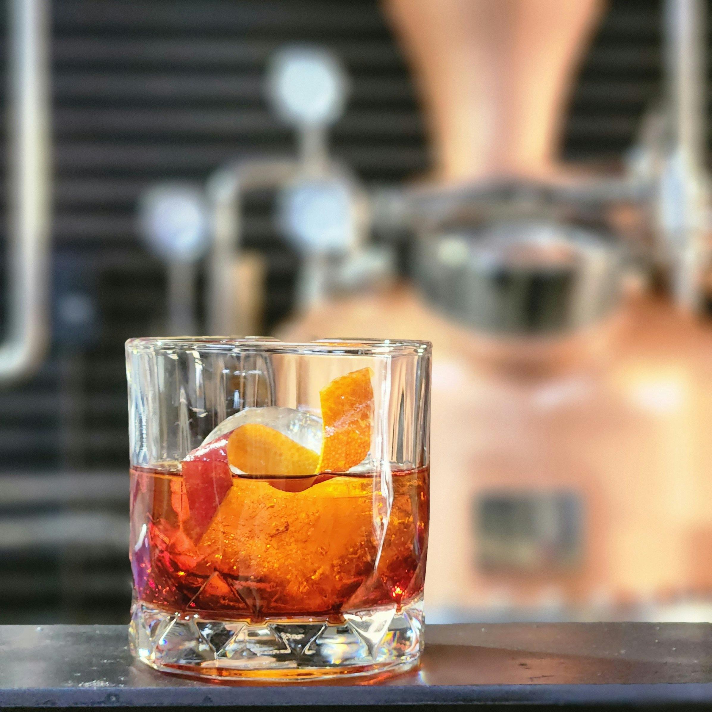 Cocktail vor einem stillen