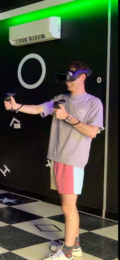 VR