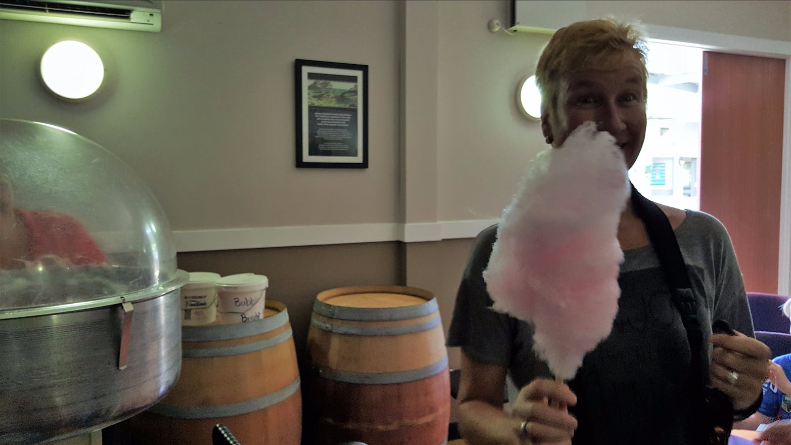 Fresh fairy floss for tasting