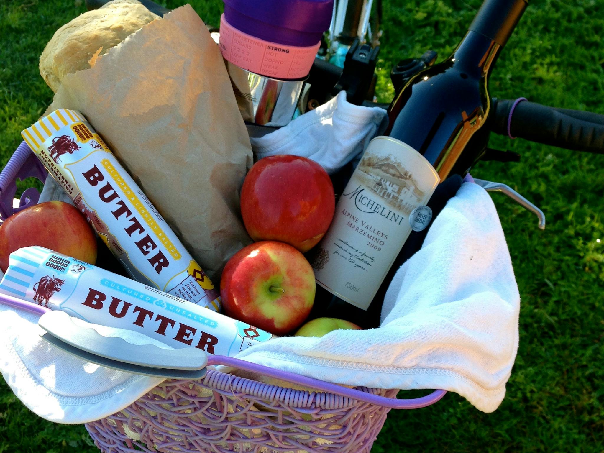 Fill your bicycle basket on one of our gourmet cycle tours