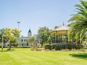 Forbes Victoria Inn