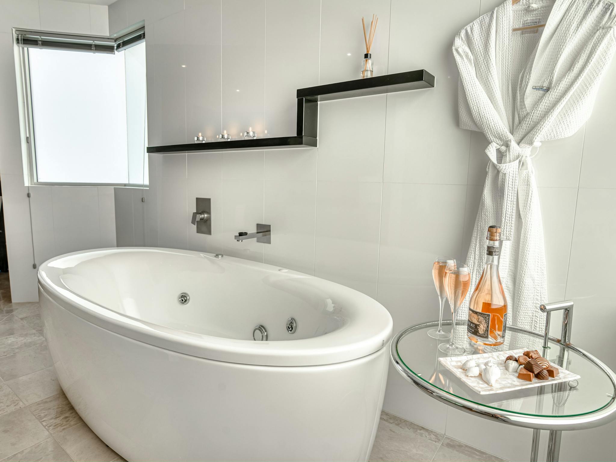 3 Bedroom Penthouse 3 Bedroom Penthouse