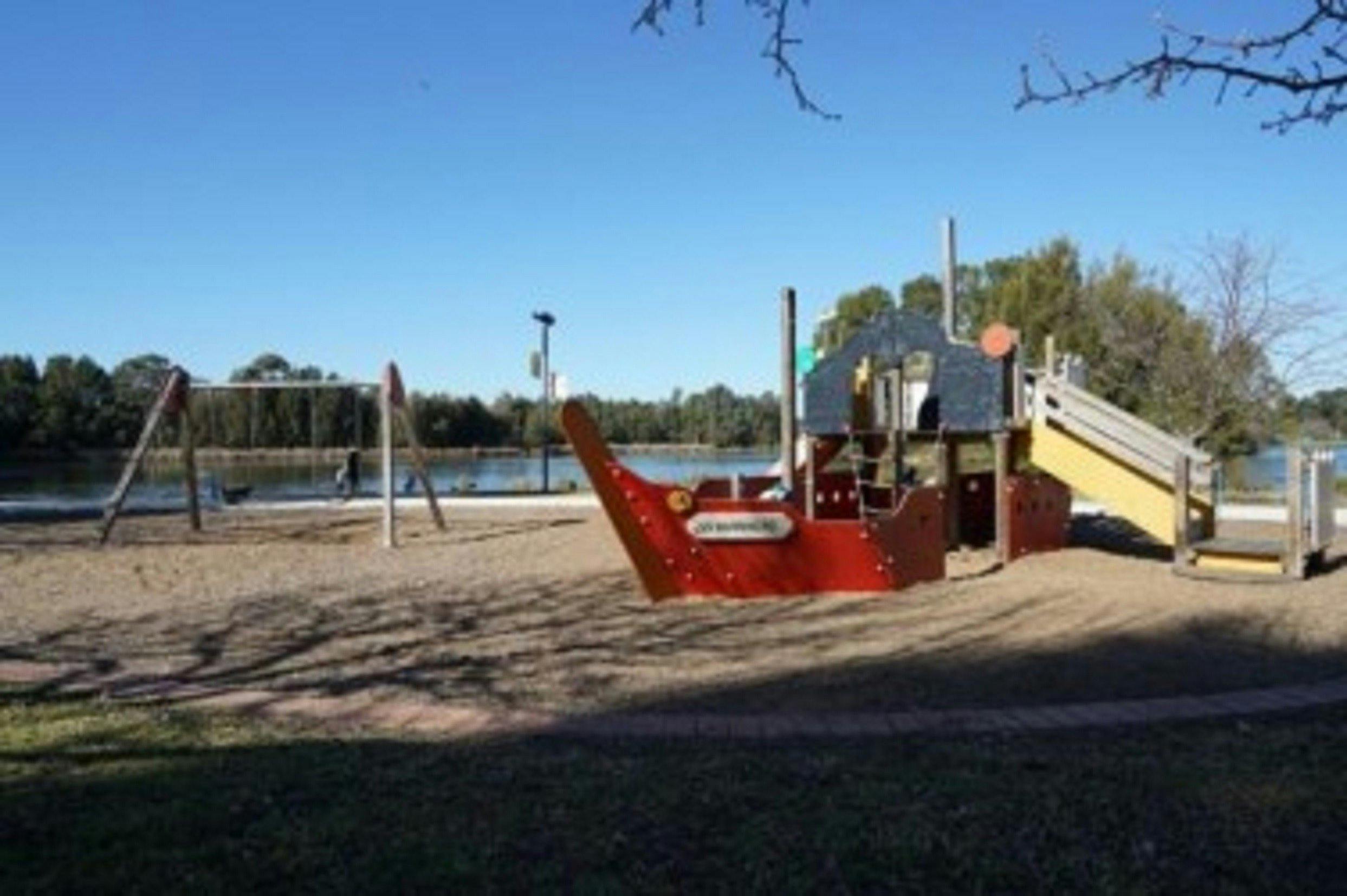 Harrington Park Lakes Sydney, Australia Official Travel