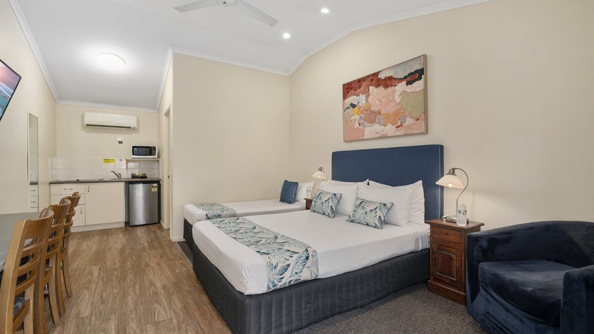 Sleeps up to 3 persons.All rooms have kitchenette
