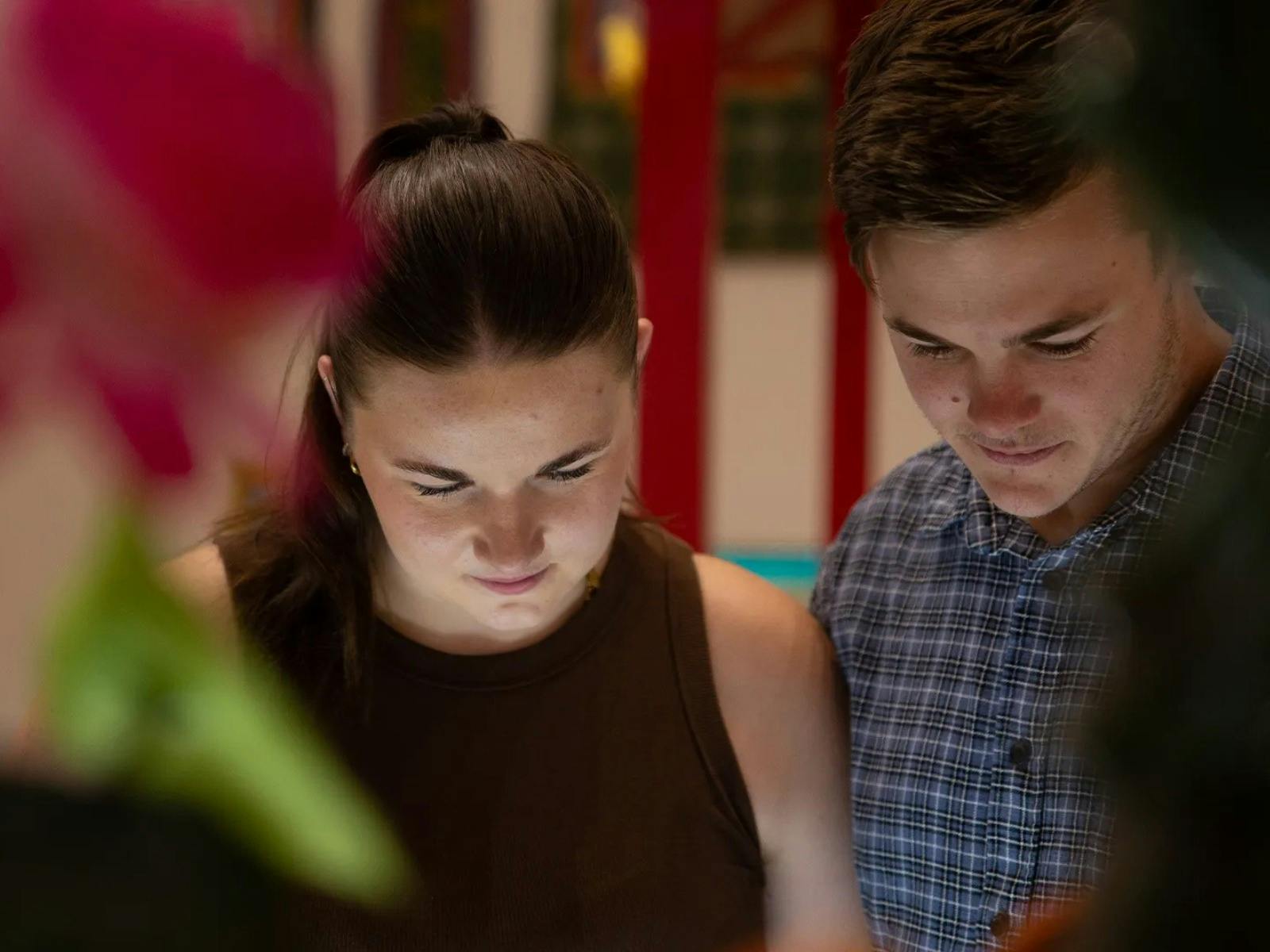 Bendigo Guided Tours offers more than sightseeing. We entertain guests with fascinating stories