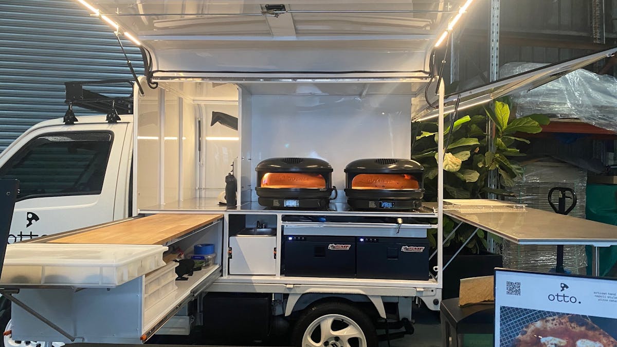 Mobile pizza catering