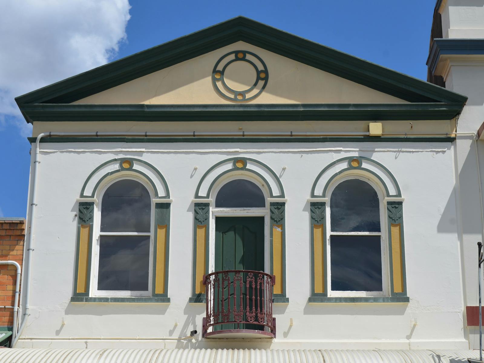 264 Kent St top storey