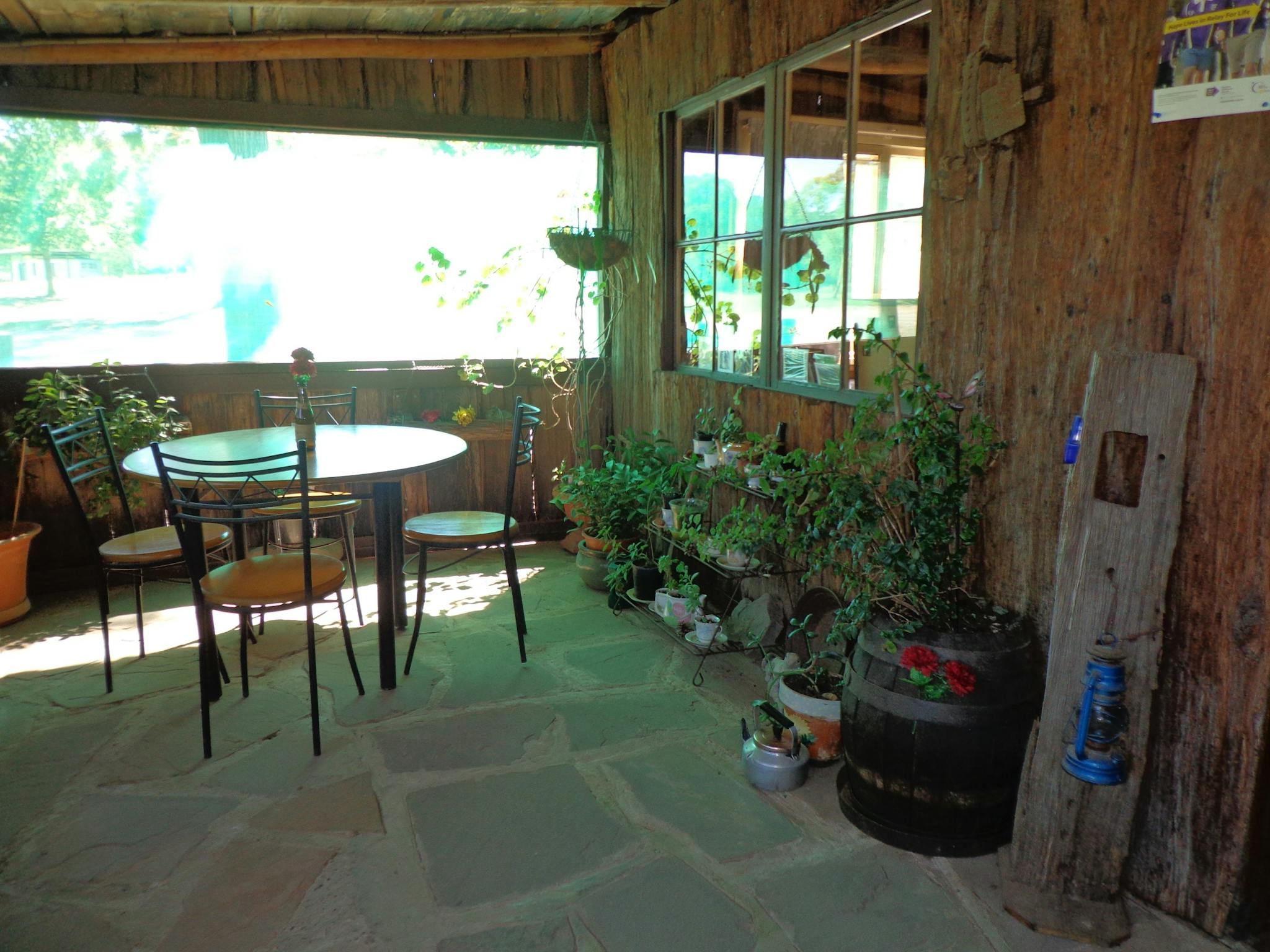 Tea room offers tea/coffee scones,cold drinks,light snacks & souvenirs.