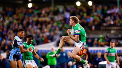 Canberra Raiders player Jed Stuart catching a ball.