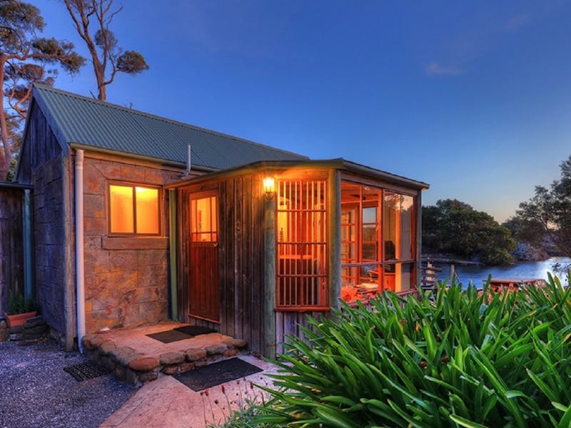 Jetty Cabin image