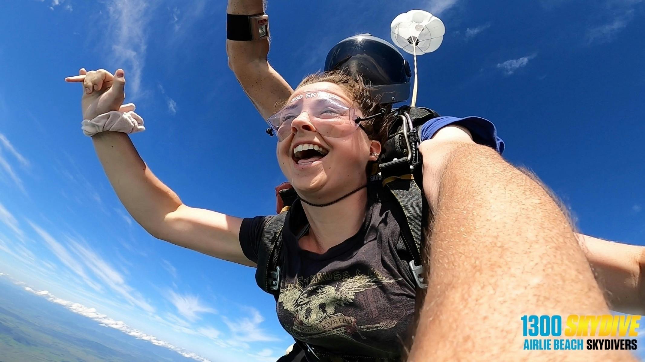 Airlie Beach Tandem Skydive with Beach Landing - Self Drive