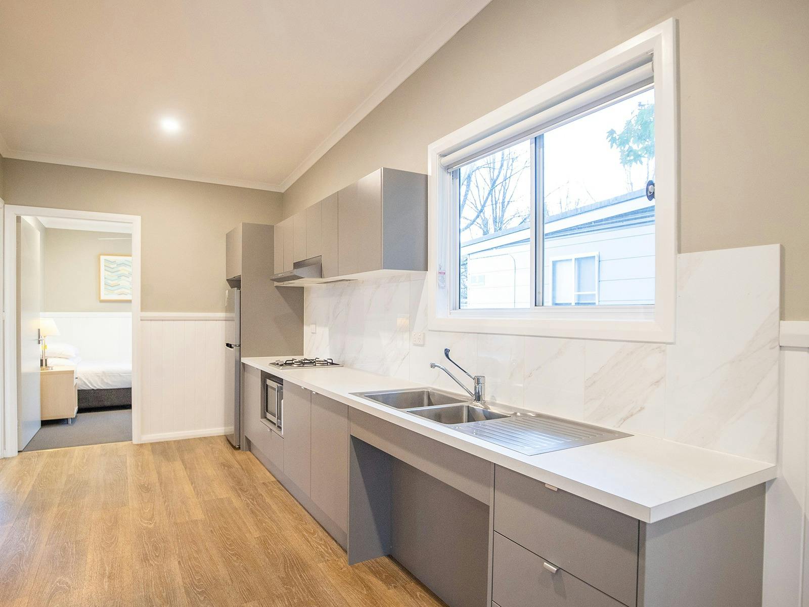 Feathertop Villa (Access Friendly) - Kitchen