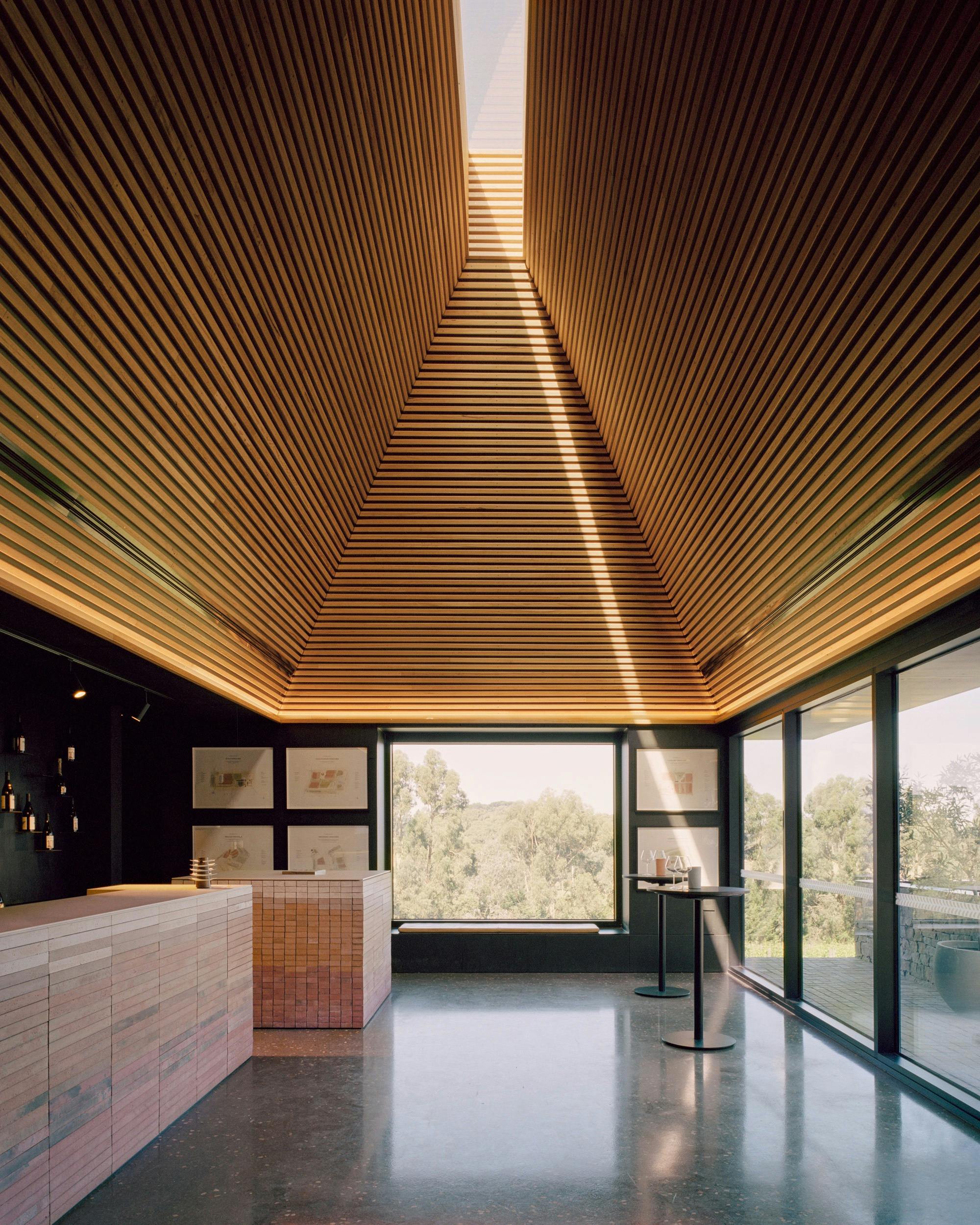 Ten Minutes By Tractor - Mornington Peninsula Winery