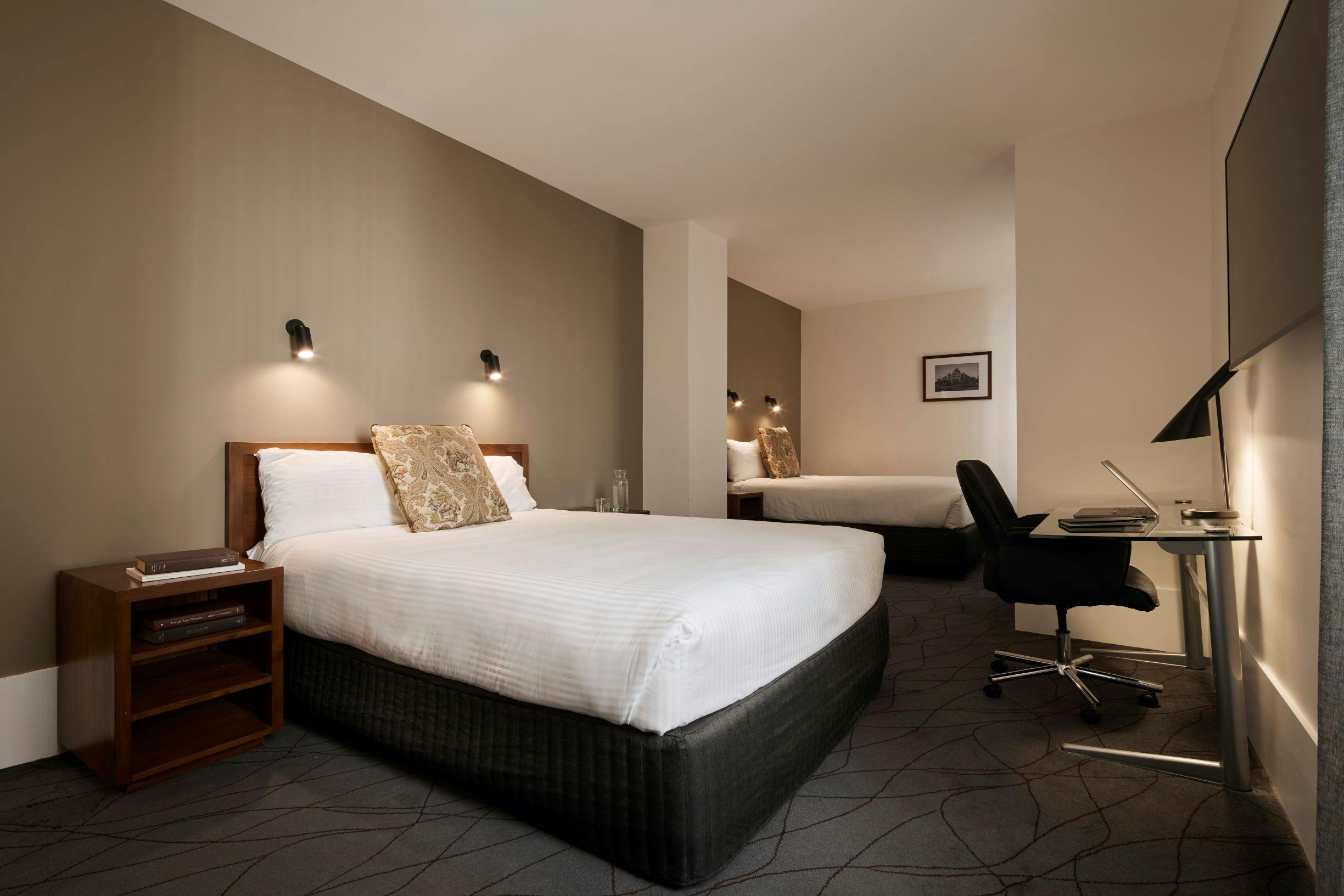 Heritage Queen Twin Room