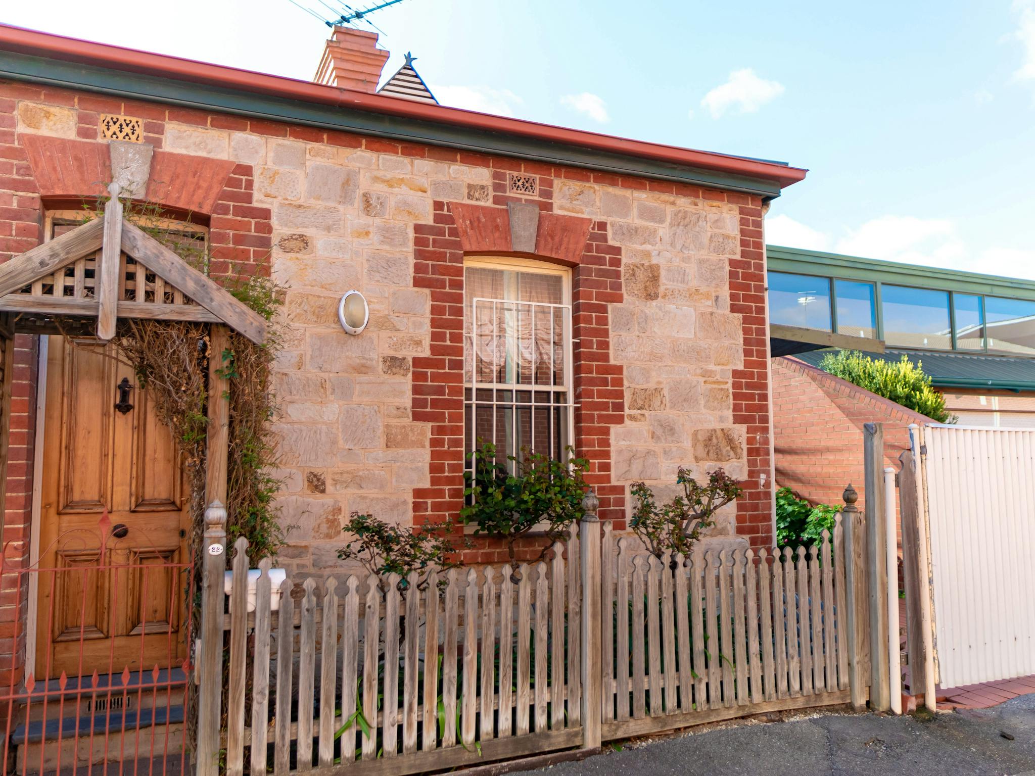 tour of adelaide cottage
