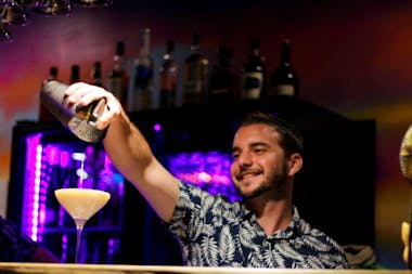 Dom’s Bar & Lounge