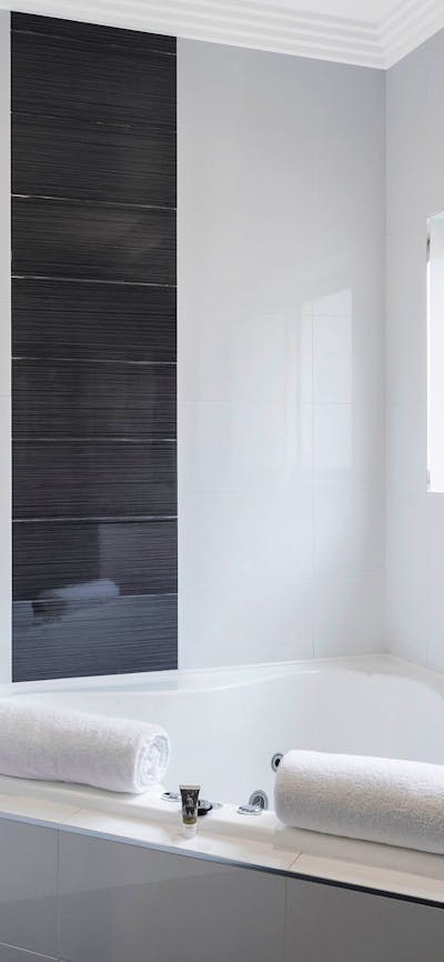 Privilege King Spa Room