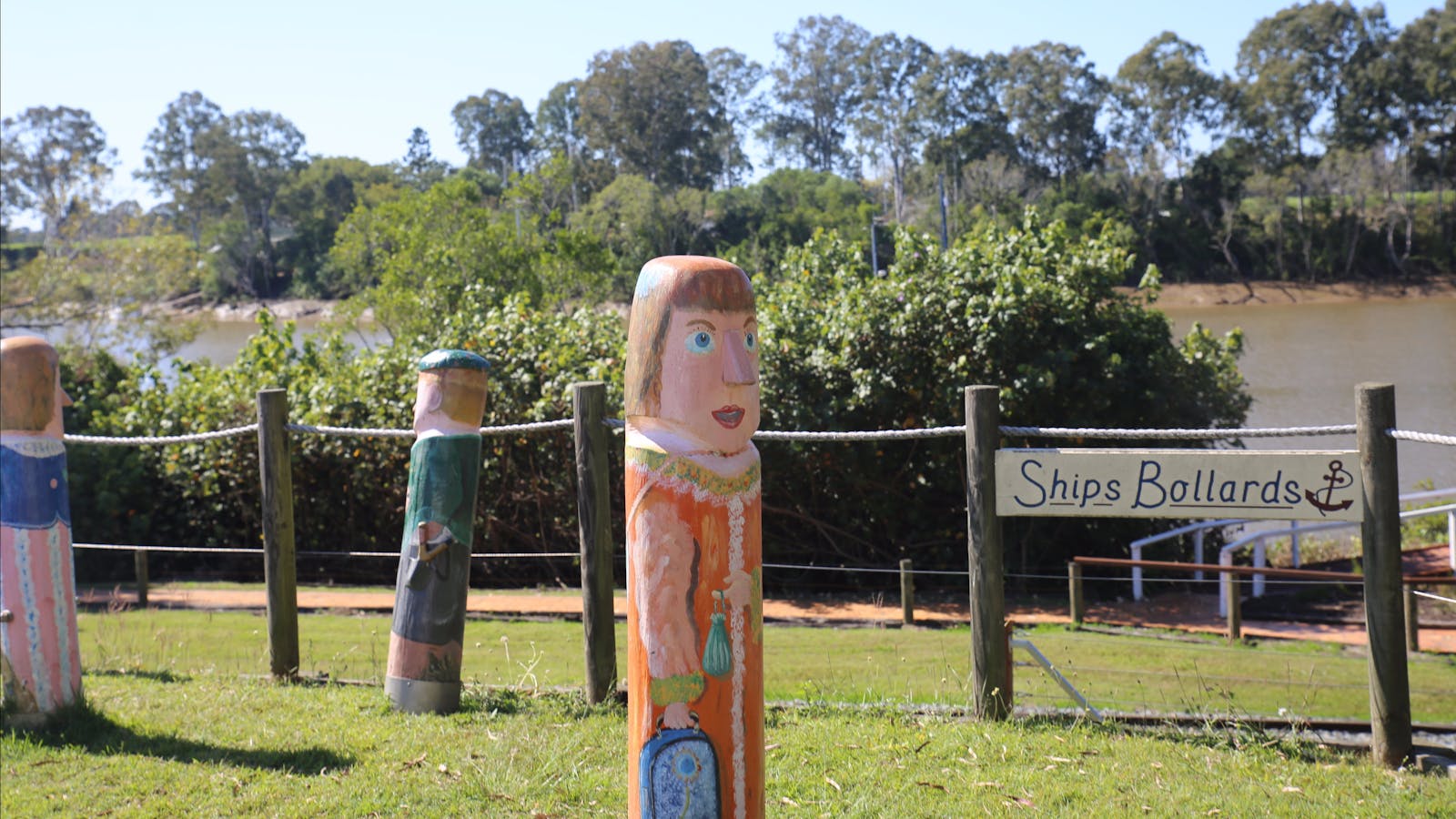 Maryboroughs Bollards