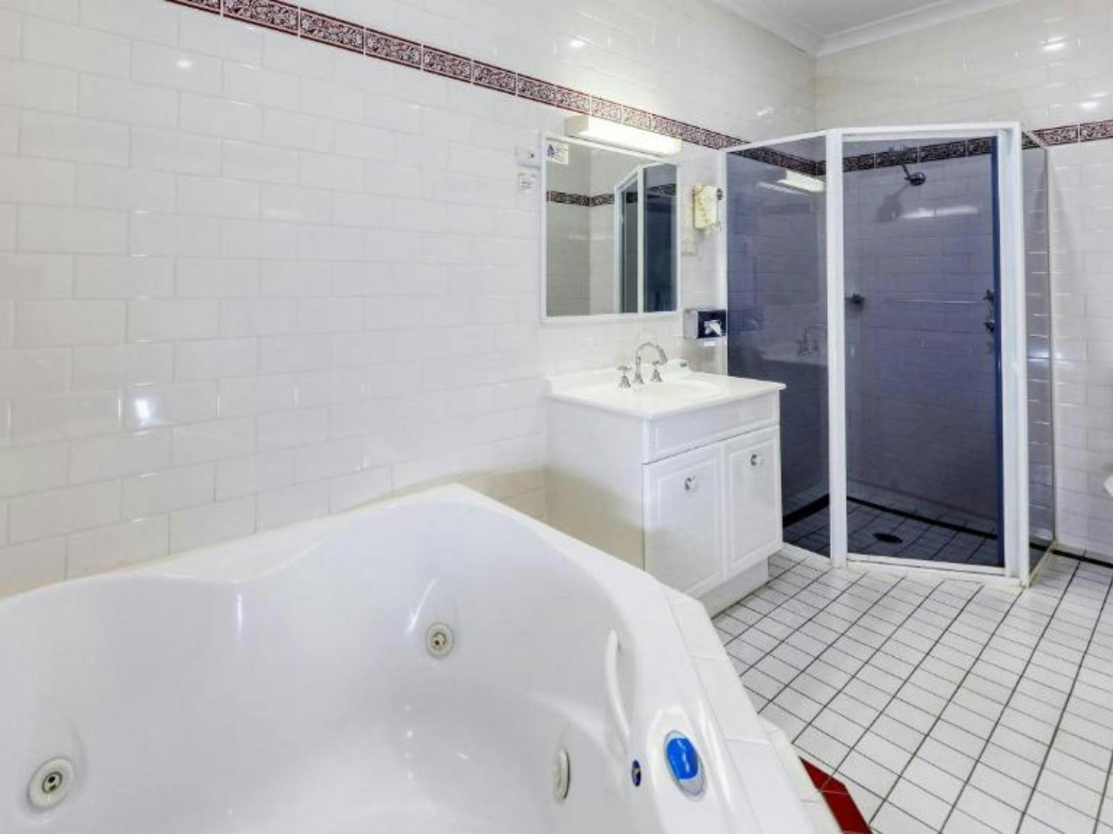 브레이크아웃 모텔 카우라