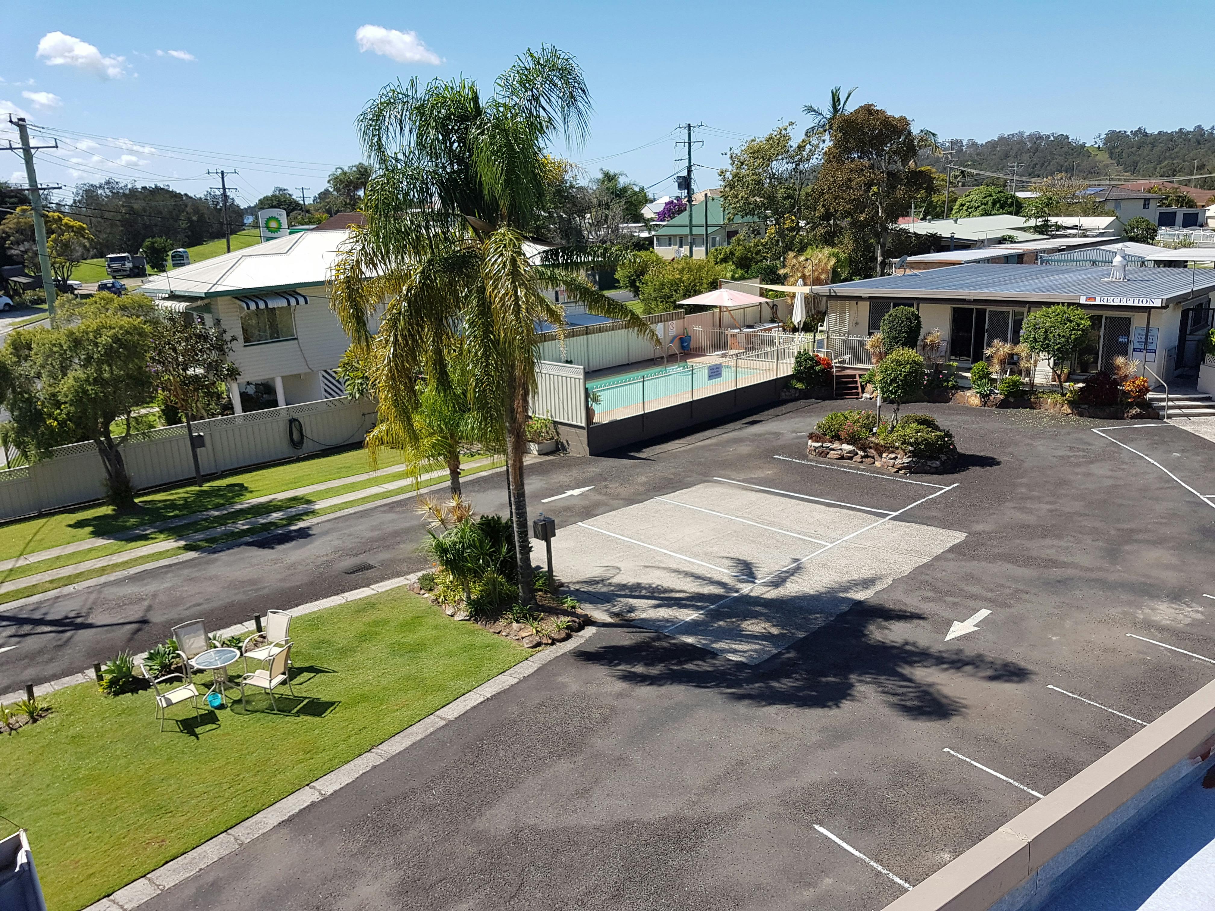 주차장에서 수영장까지