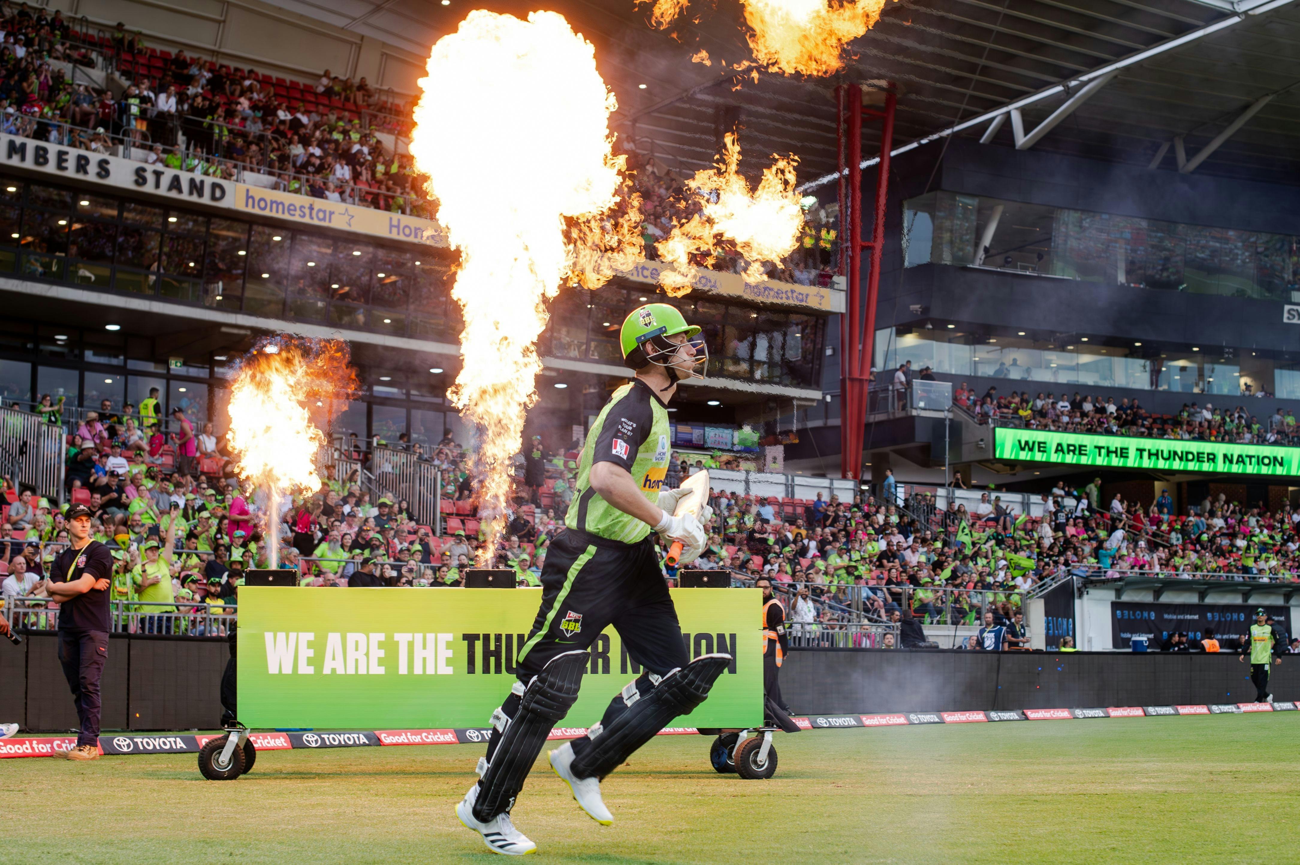 BBL: Sydney Thunder v Perth Scorchers
