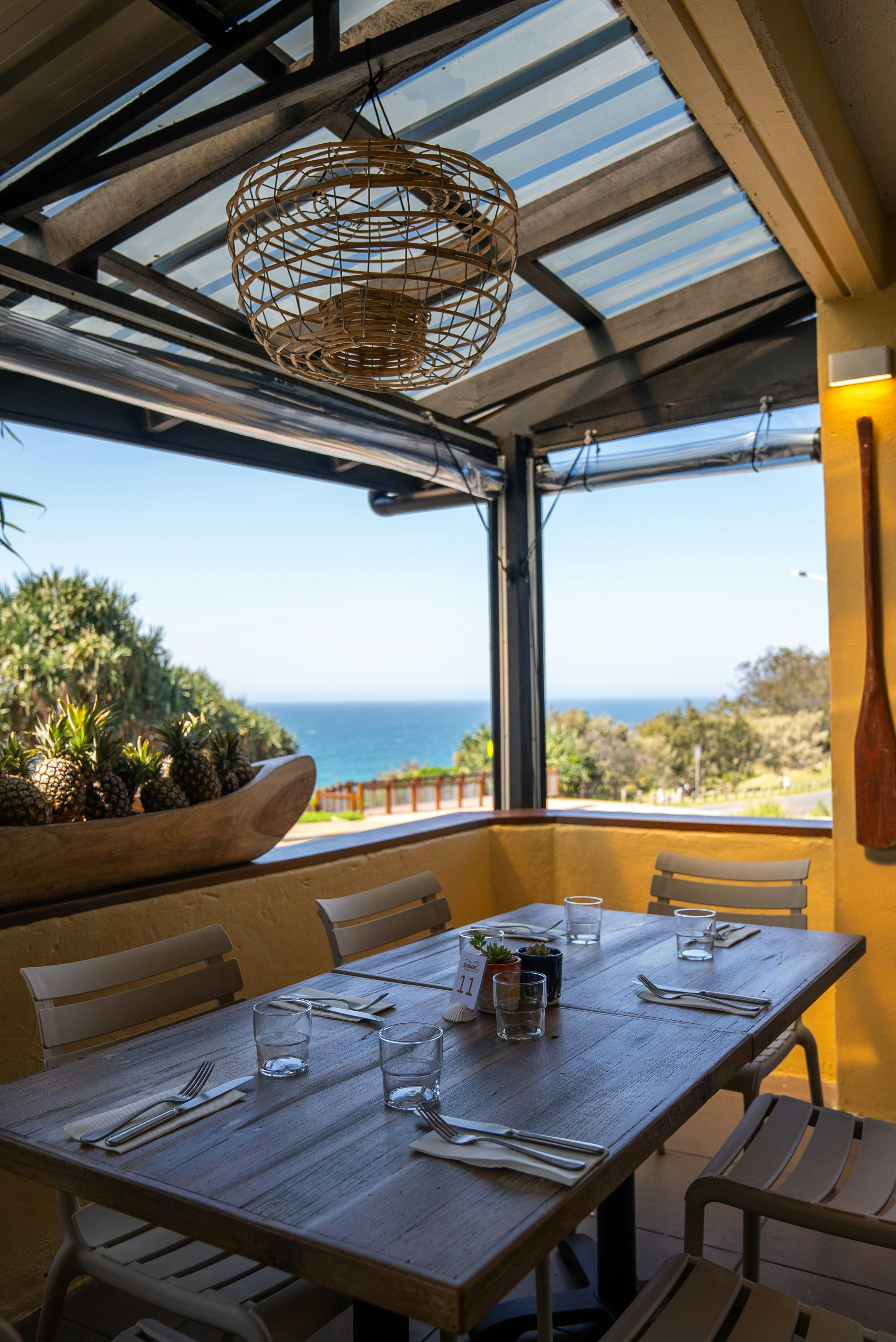 Six Beaches Fish Grill & Bar