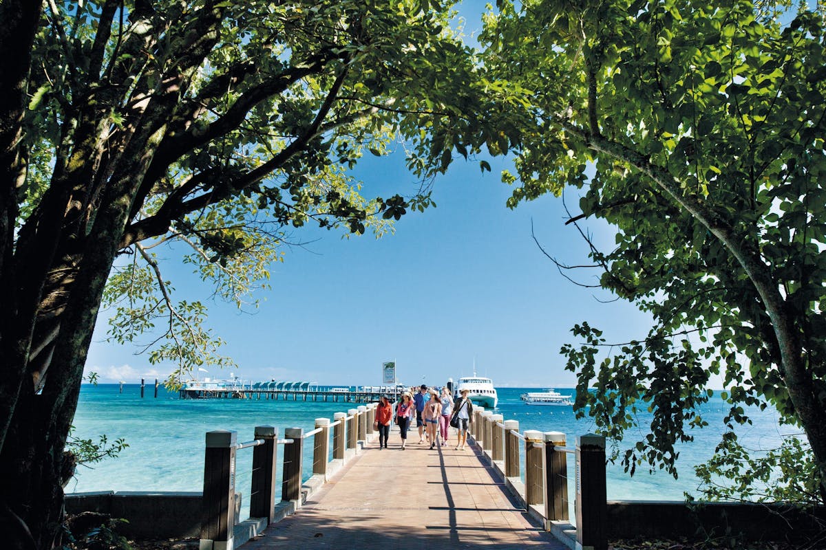 Visitors arriving on jetty at Green Island