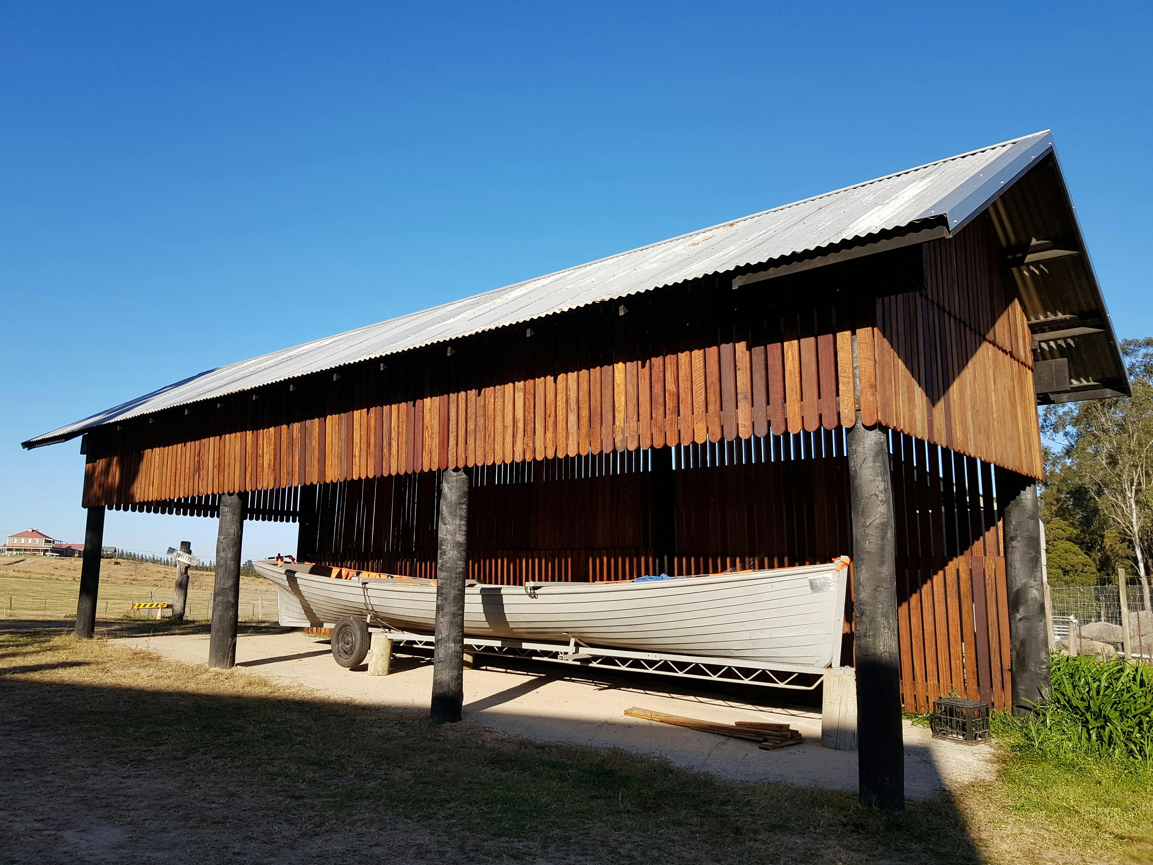 복원된 홍수 보트는 방문객에게 홍수 시대의 Hawkesbury에 대한 통찰력을 제공합니다.