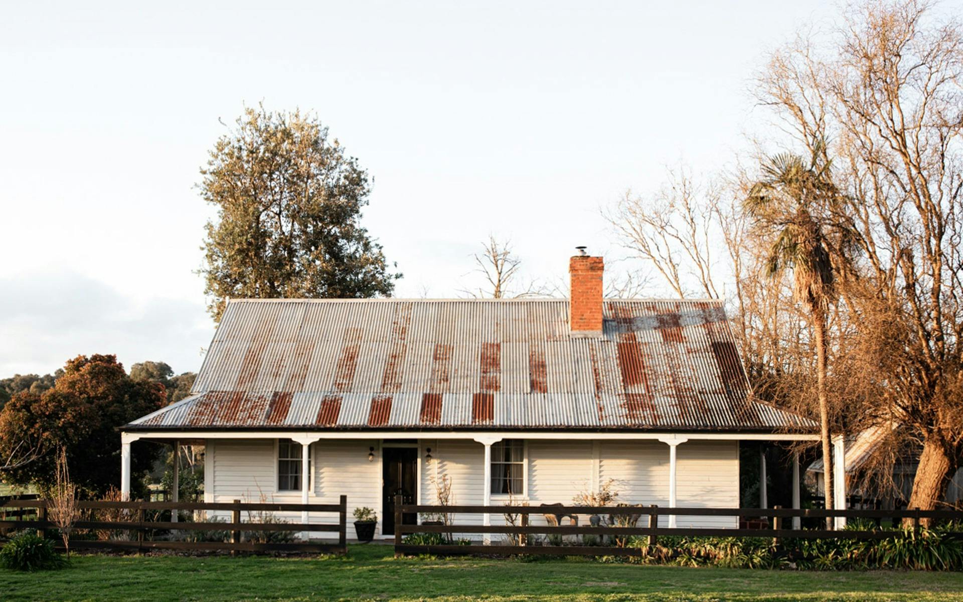 The Cottage at Dunmore Farm - luxury Victorian Farm Stay