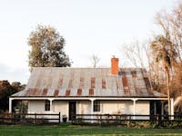The Cottage at Dunmore Farm - luxury Victorian Farm Stay