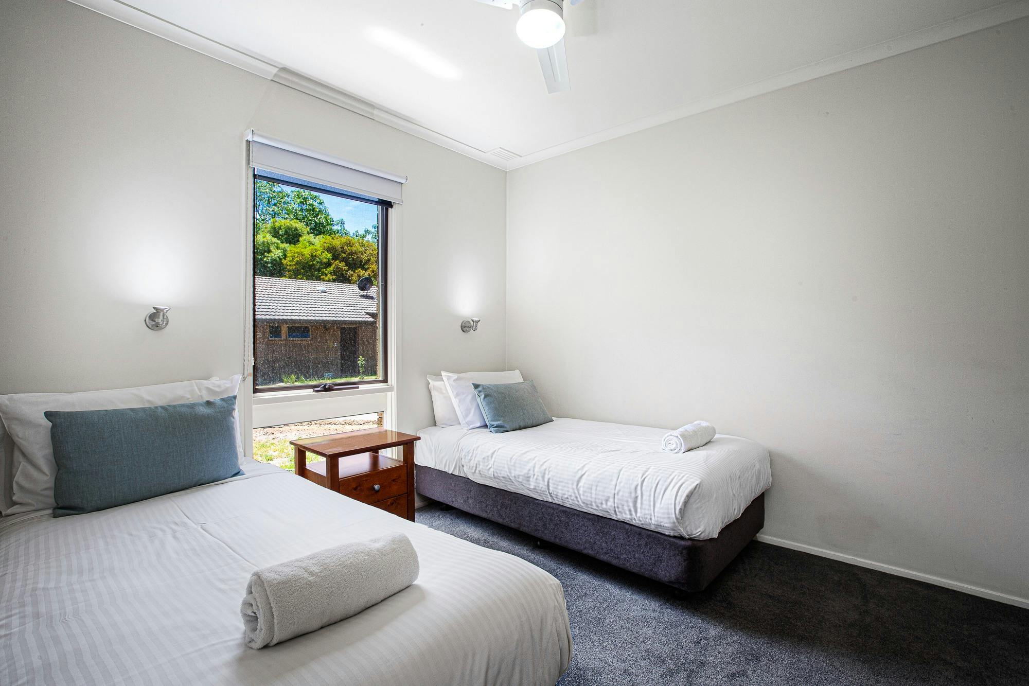 2nd bedroom