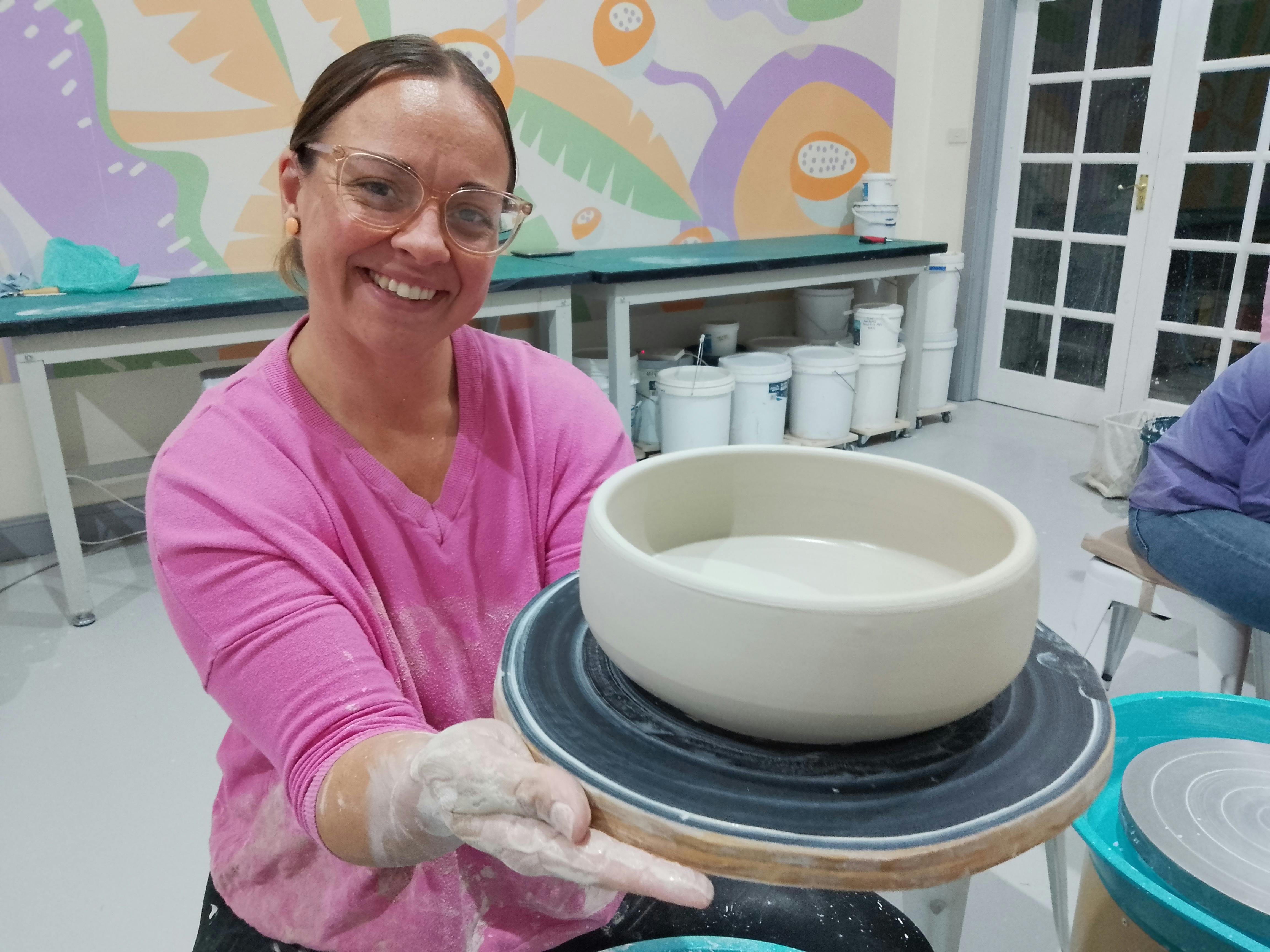 ろくろ成形の5日間陶芸ワークショップ