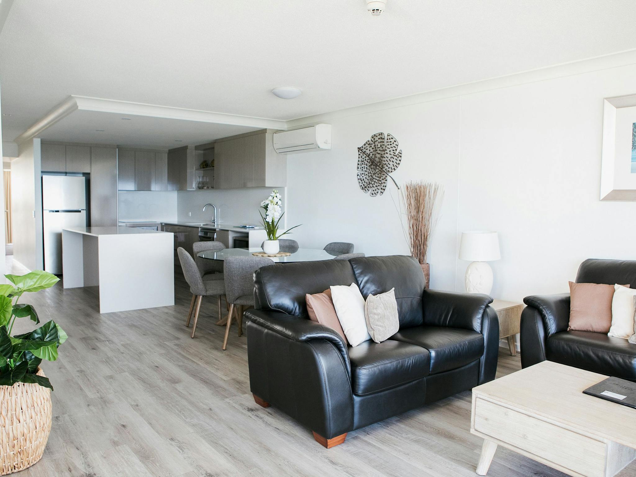 2 Bedroom Superior Ocean View Apartment living area 2 Bedroom Superior Ocean View Apartment living area