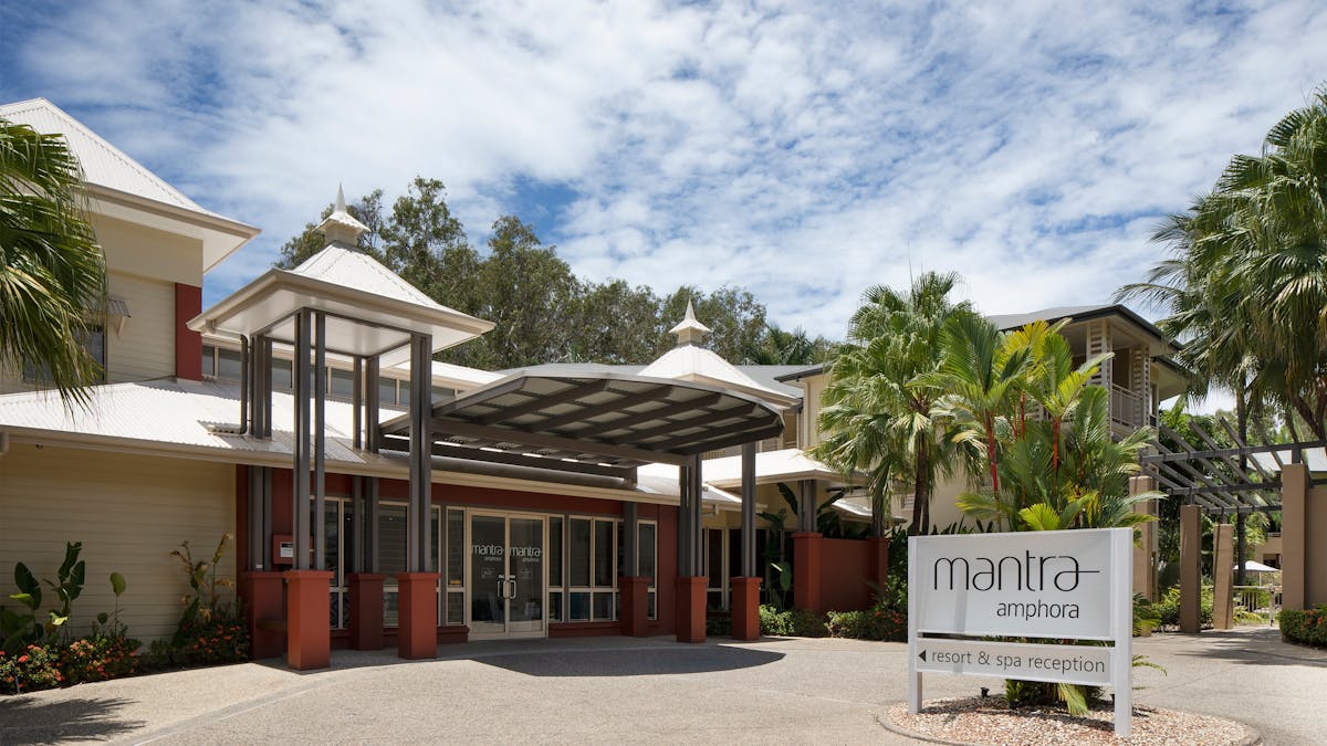 Mantra Amphora - Entry
