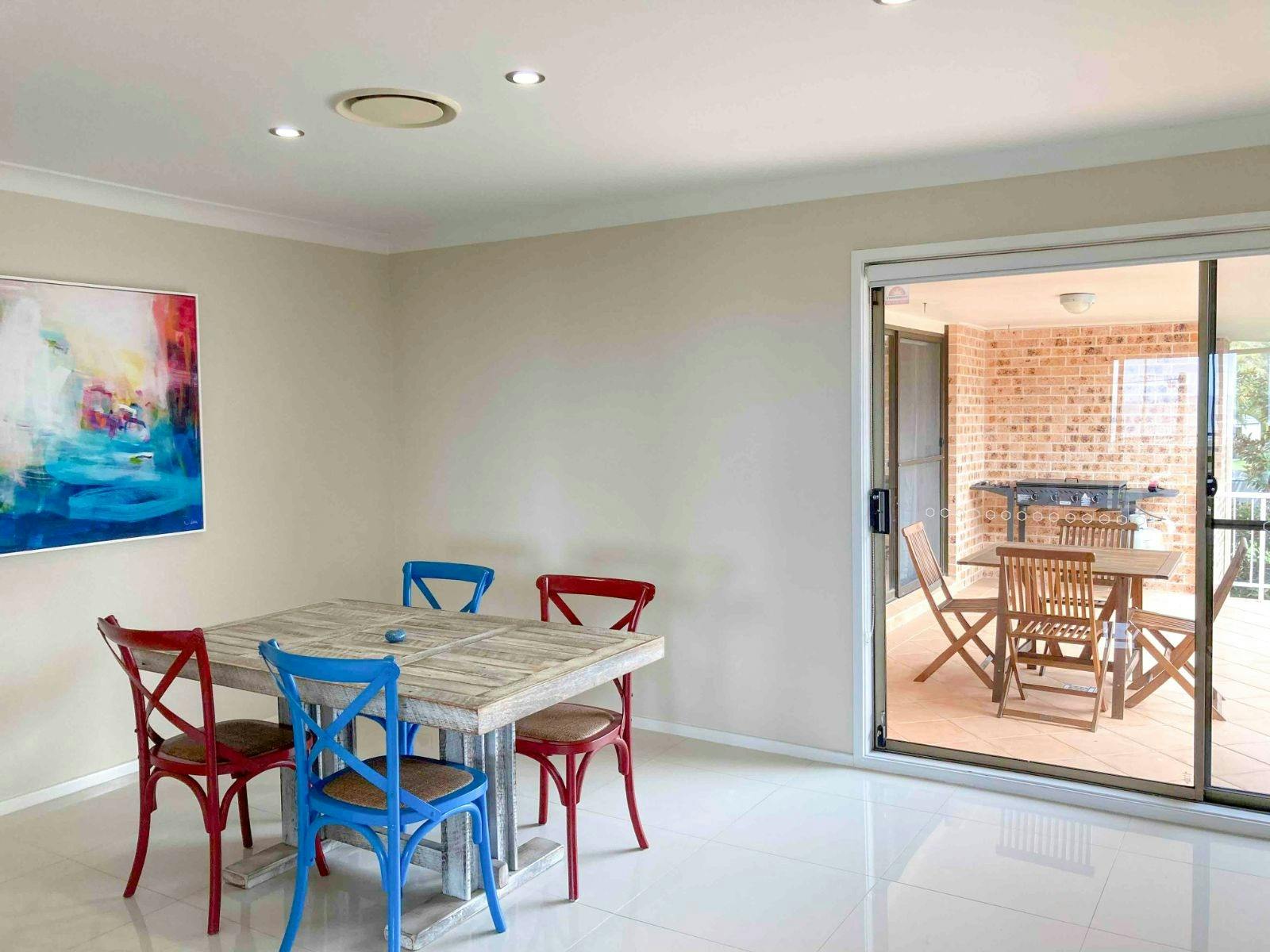 주방 다이닝 및 바비큐 공간