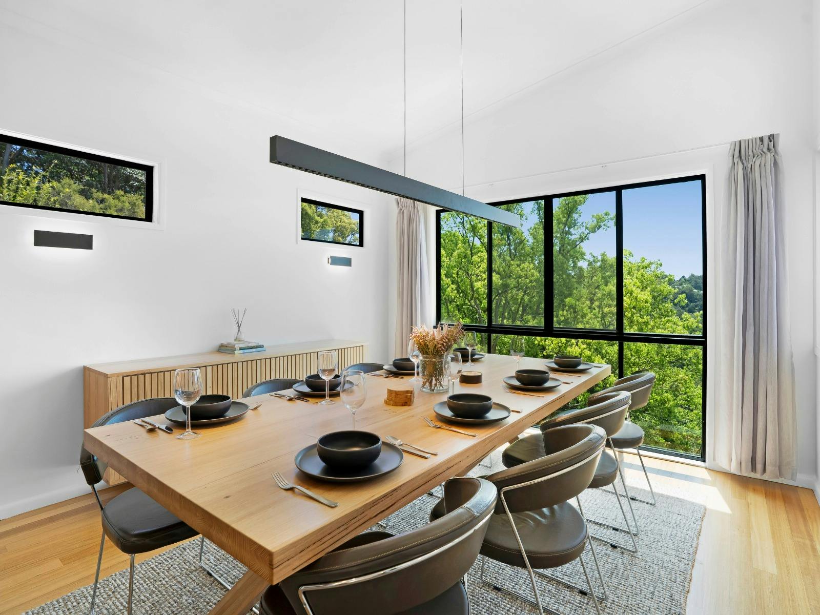 Dining area with sweeping views of the Sunshine Coast Hinterland Dining area with sweeping views of the Sunshine Coast Hinterland
